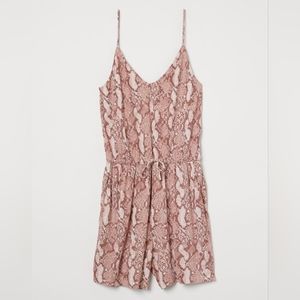 NWOT H&M Jersey Romper Powder pink snakeskin pattern size M